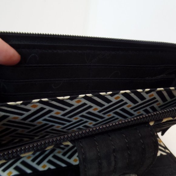 Vera Bradley Black Quilted Silvetone Hardware Organizer Wallet Zipped & Turnlock - Picture 7 of 9